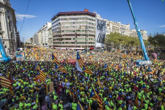 Imatge aèria de la confluència entre el Passeig de Gràcia i el carrer Aragó, l'11 de setembre del 2017. ACN