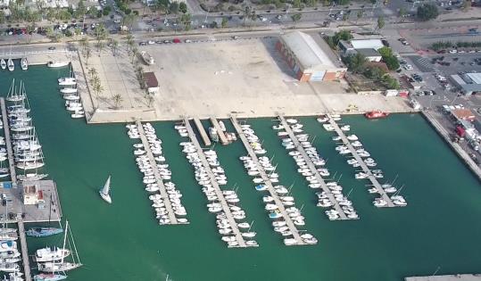 Imatge aèria del port de Vilanova. Club Nàutic