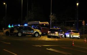 Imatge del control policial ubicat a la sortida de la Diagonal a l'alçada d'Esplugues on un conductor ha atropellat una agent dels Mossos d'Esquadra