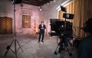 Imatge general del moment en que s'ha enregistrat el discurs institucional del president de la Generalitat, Carles Puigdemont, amb motiu de la Diada. 