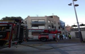 Incendi a un edifici del carrer Mossèn Fontanilles de Sant Sadurní