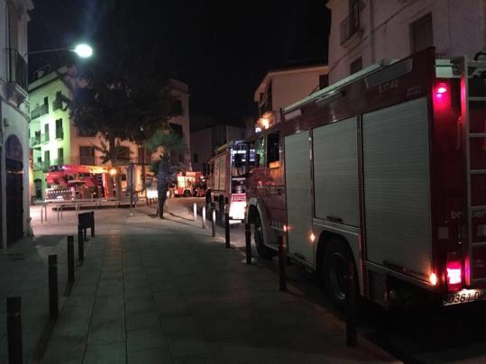 Incendi al Carrer Palmerar de Vilanova. Arnau Salvó