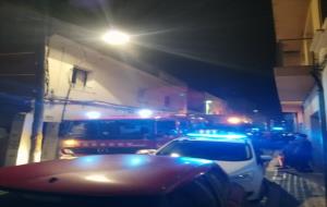 Incendi sense ferits en un habitatge ocupat al barri del Tacó de Vilanova