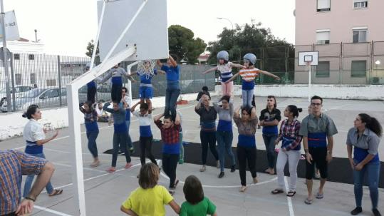 Jocs, esports i acampades per mantenir obertes escoles i centres cívics al Penedès. CDR VNG