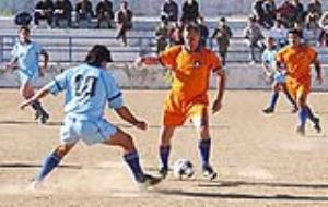 Johan Cruyff en una imatge d'arxiu jugant al camp d'Aiguadolç. Eix