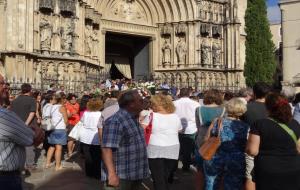 La basílica de Santa Maria de Vilafranca es queda petita per dir l'últim adéu a Pau Pérez