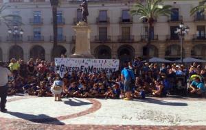 La comunitat educativa de l'escola Ginesta de Vilanova ha presentat al ple municipal una moció de suport a l'escola pública