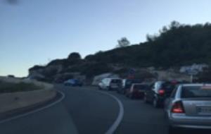 La plataforma MobCat reclama mesures per reduir el creixent perill de la carretera de les Costes del Garraf