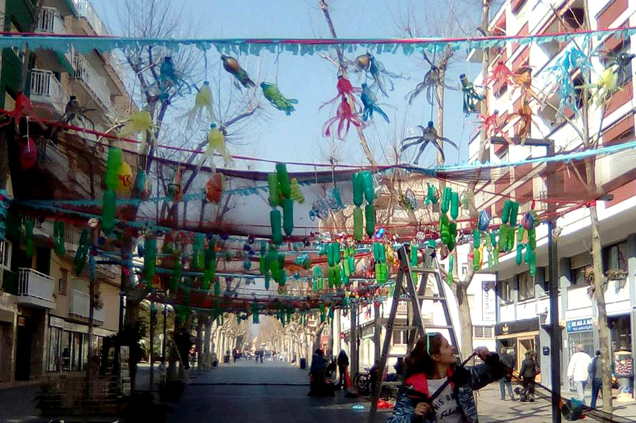 La recuperació del guarniment de carrers de Vilanova, premi a la Millor Innovació del Carnaval del Penedès. Rosa Maria Farriol