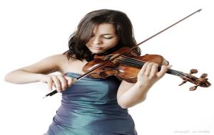 La violinista vilafranquina Laura Rafecas protagonitza dissabte un nou Tast de Cambra de l’OCP. EIX