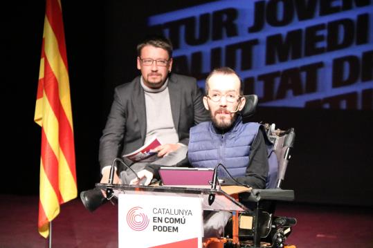 L'acte de Catalunya En Comú-Podem al Vendrell, amb Xavier Domènech i Pablo Echenique (en primer terme). ACN