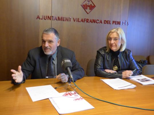 L’Alcalde de Vilafranca, Pere Regull, i la regidora de Promoció Turística, M. Dolors Rius. Ajuntament de Vilafranca