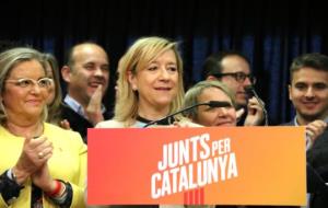 L'alcaldessa de Vilanova i la Geltrú i presidenta de l'AMI, Neus Lloveras, durant l'acte de JxCat a La Garriga per la campanya electoral del 21-D. ACN