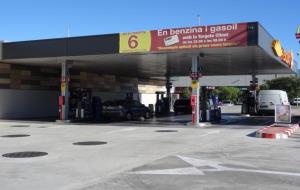 L'aposta dels supermercats d'alimentació pels carburants dispara el número de benzineres a Vilafranca i el seu entorn. Ramon Filella