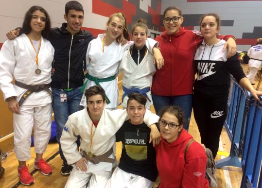 L'equip del Club Judo Olèrdola. Eix