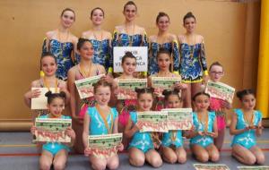 Les gimnastes del CR Vilafranca . Eix