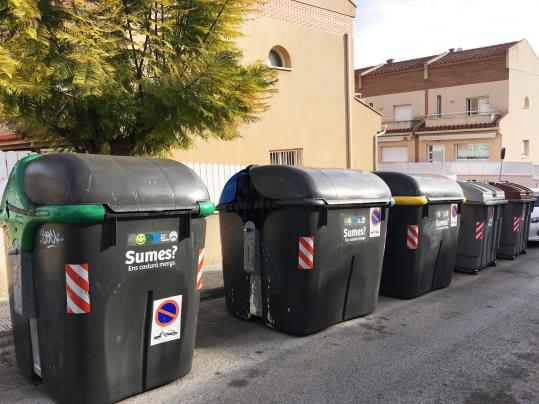 Les illes de contenidors de Calafell tindran les cinc fraccions de residus. Ajuntament de Calafell