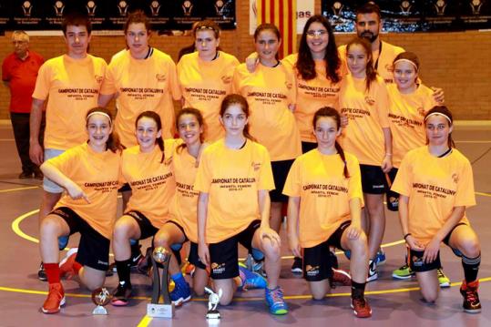 L’infantil femení de l’AB Vendrell . Eix