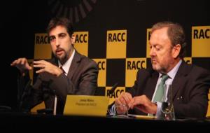Lluís Puerto, director de la Fundació RACC, presentant l'auditoria sobre la senyalització dels radars a Catalunya, al costat de Josep Mateu, del RACC.