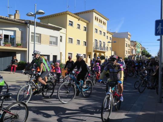 Més de 500 participants a la bicicletada de Santa Margarida i els Monjos. EIX