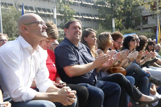 Oriol Junqueras, Raül Romeva, Anna Simó, i Meritxell Serret, al míting d'ERC a Vilafranca. ACN