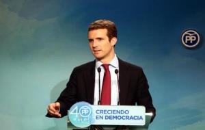 Pablo Casado valorant els resultats des de la seu de Gènova, el 21 de desembre de 2017. ACN