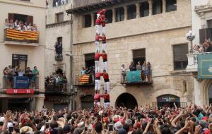 Pla general de la Torre de 8 neta carregada per la Colla Joves dels Xiquets de Valls a la diada de Sant Fèlix 2017
