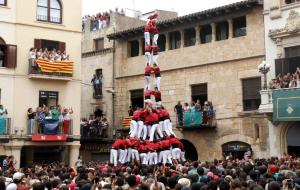 Pla general de la Torre de 9 amb folre i manilles descarregada per la Colla Joves dels Xiquets de Valls a la diada de Sant Fèlix 2017