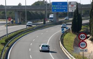 Pla general de l'autopista c-32 a l'altura de la sortida de Cubelles i Cunit