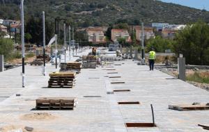 Pla general d'un dels carrers del sector la Plana de Sitges, en ple procés d'urbanització