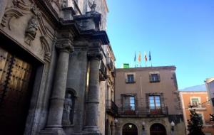 Plaça Vella del Vendrell. Eix