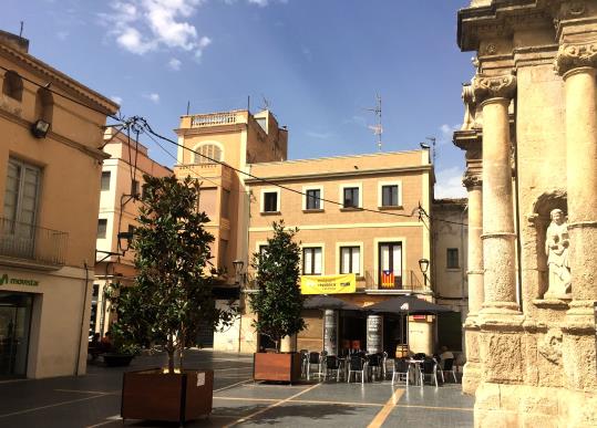 Plaça Vella del Vendrell. Eix