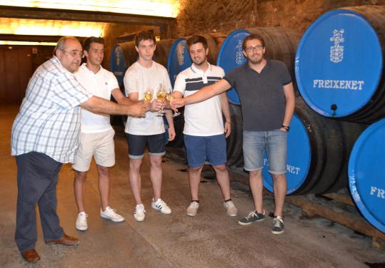 Presentació del Noia Freixenet. Eix