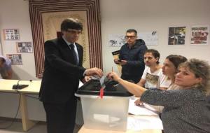 Puigdemont ja ha votat en un col·legi electoral de Cornellà del Terri. ACN