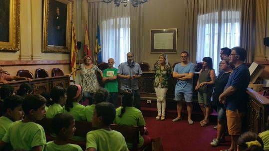 Rebuda institucional als nens i nenes sahrauís que passen l'estiu a Vilanova. Ajuntament de Vilanova