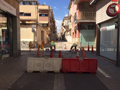 Reparen l'eix de cruïlles dels carrers de l'Almirall Colom i de les Proviències a Vilanova. Ajuntament de Vilanova