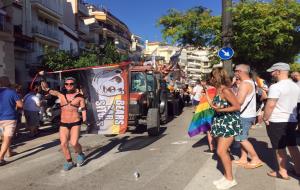 Sitges es queda petit amb la multitudinària celebració de l'Orgull LGBTI