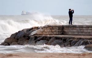 Temporal a la platja de Sitges