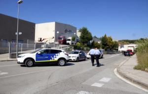 Un incendi crema tres bidons de vernís d'una empresa de Masquefa, a l'Anoia. ACN