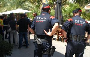 Un mort i una ferida greu en un tiroteig al barri de Mar de Vilanova