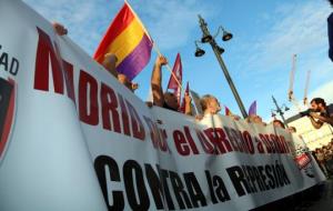 Una de les pancartes que han encapçalat la manifestació, l'1- d'ocubre a Madrid. ACN