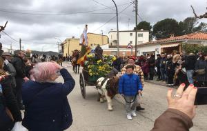 Una quarantena de carros participen als Tres Tombs de Les Peces, a Albinyana