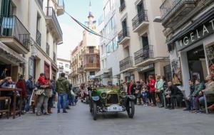 Una vuitantena de vehicles participen al Ral·li Internacional de Cotxes d'Època Barcelona-Sitges