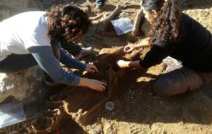 Uns ossos descoberts amb la llevantada de l'hivern revelen la ubicació d'un possible cementiri romà a Sitges. ACN