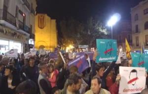 Vilafranca del Penedès. Concentració contra l'empresonament avui dels vuit consellers destituïts del govern de la Generalitat. EIX