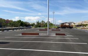 Vilafranca estrena el primer aparcament de la llosa de la via, de 86 places. Roger Vives