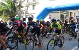 200 participants a la VIII Cursa Social Baix Penedès. Cursa Social Baix Penedès