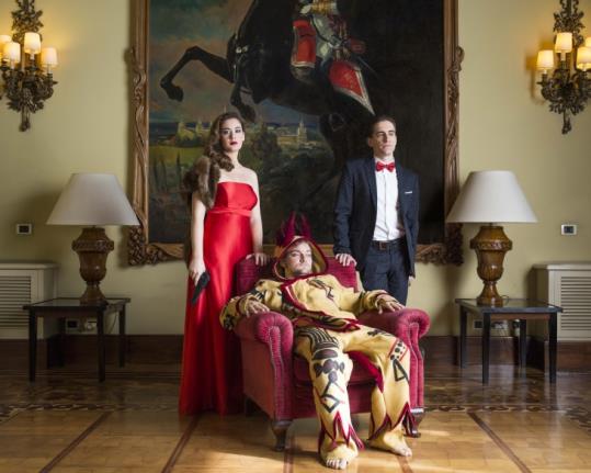 Filla del Seu Pare, amb Companyia Solitària