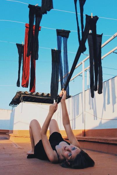 Balcons que escupen mitges, de Raquel Casas