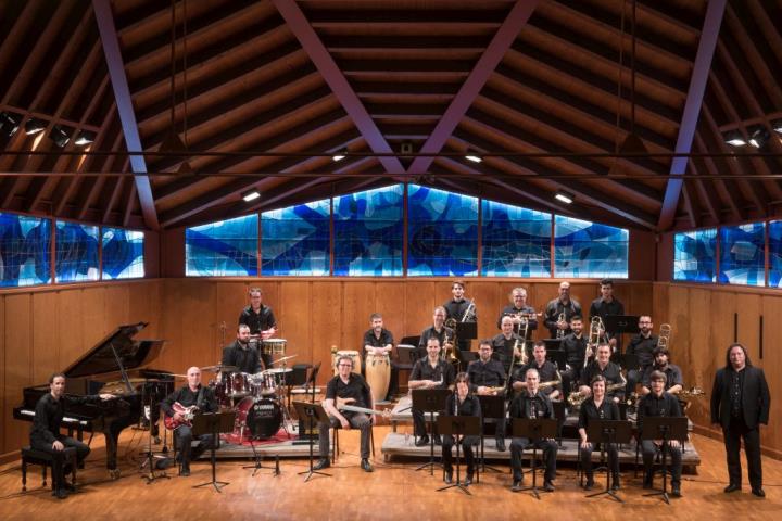 Big Band Escola Músics & Carme Canela